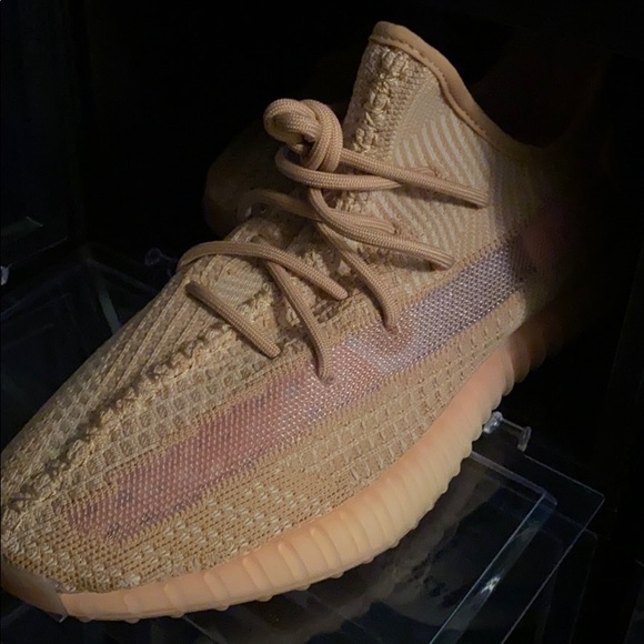 65 pairs of yeezys ( brand new ) - Picture 12 of 16